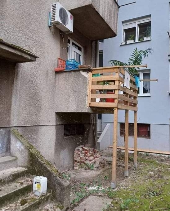 Erkélybővítés panelben - Simán megoldható