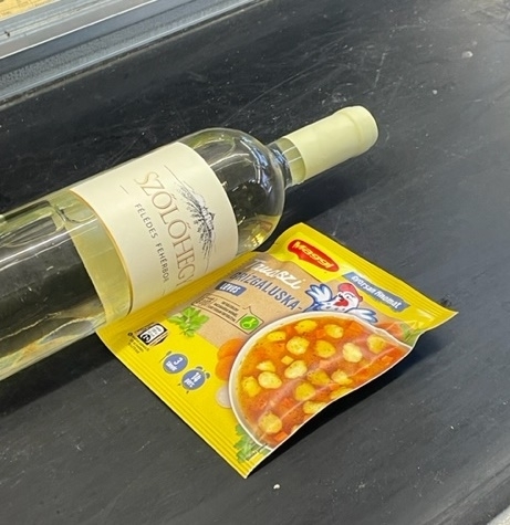 Tegnap este nagy buli lehetett hősünknél 🙂