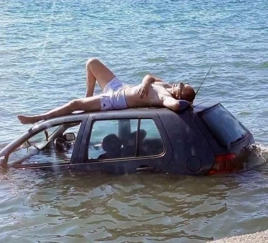 Amikor már megint besz@rik valami az autódban, de már nem érdekel