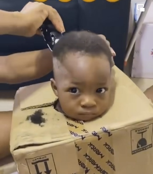 Ha másként nem marad nyugton a gyerek a hajnyíráshoz