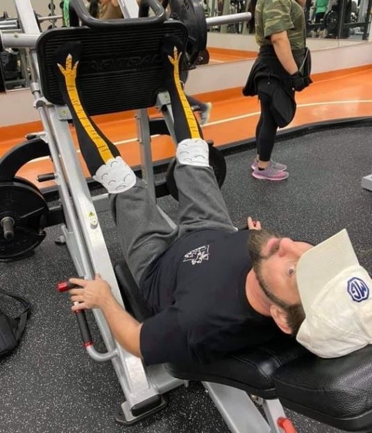 Lábnapja van hősünknek 🙂