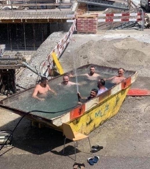 Ma hamarabb fejezték be a melót az építkezésen