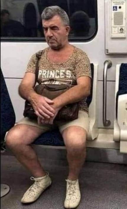 Amikor a szárítóról öltözöl a sötétben