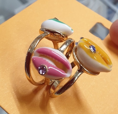 Kagylós gyűrű vagy valami más