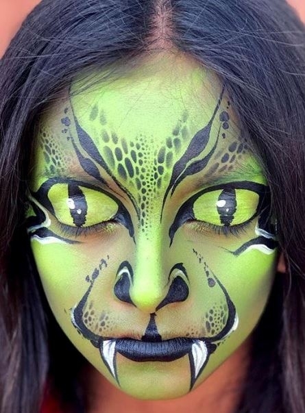 Egy újabb kissé bizarr arcfestés