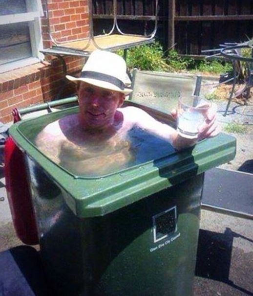 Hősünk nem akart medencére költeni