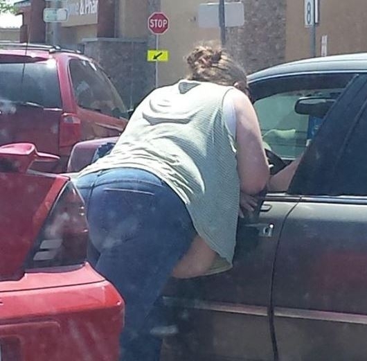 Elviszel szépfiú? Lenyelem még a gumit is!