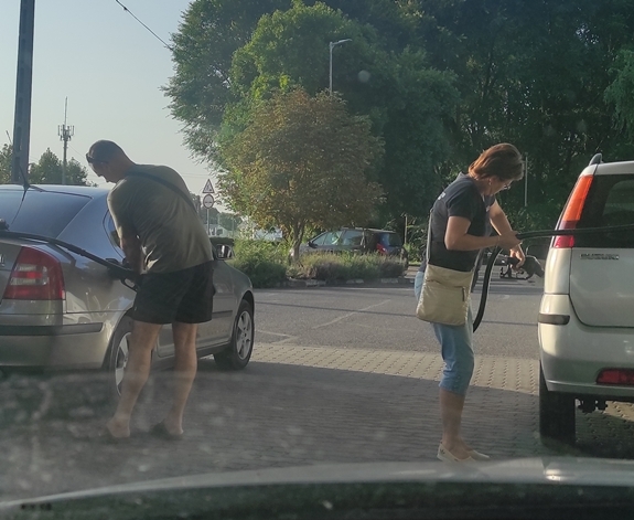 Nincs megállás! Szerdán újabb áremelés a kutakon