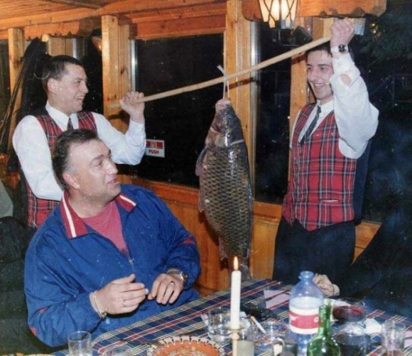 Belestünk egy bolgár étterembe