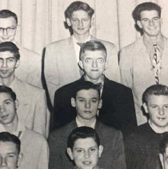 Amikor már rohadtul kell finganod, de muszáj visszatartanod!