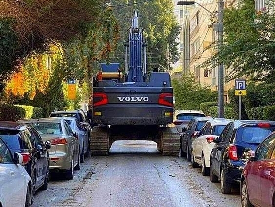 More, ebbű baj lesz!