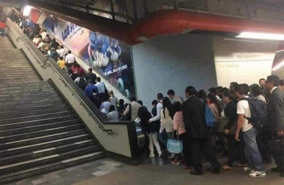 Nem elég, hogy hétfő reggel van