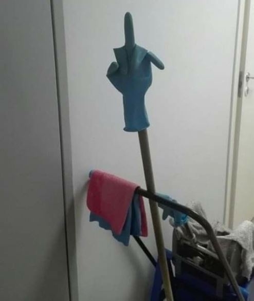 Felmondott a takarítónő, de még hagyott egy utolsó üzenetet