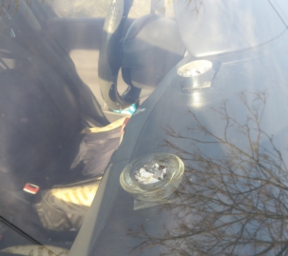 Jó erős dohányos lehet a tulaj 🙁