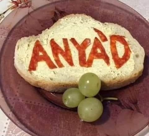 Amikor haragszik rád, de azért csinál reggelit