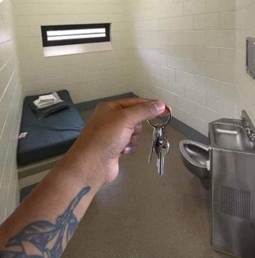 Bútorozott garzonlakás kiadó