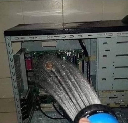 Számítógép karbantartás, amikor a haver elvállalja olcsóbban