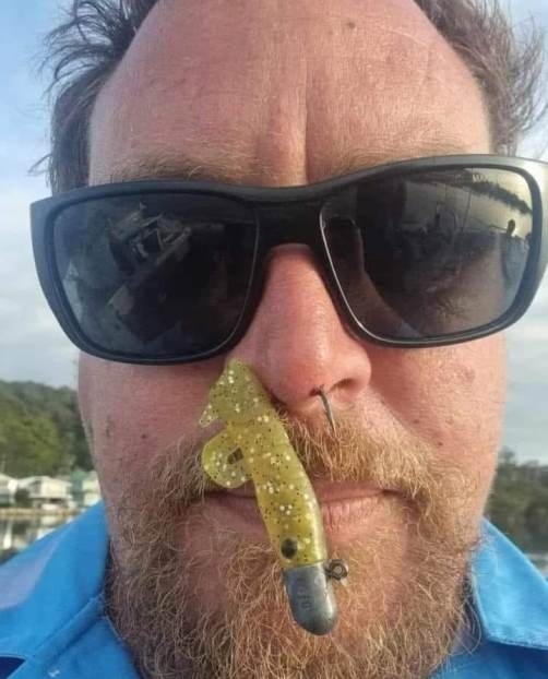 Elhívtak horgászni  a haverok