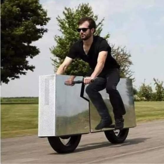 Tesla túramotor koncepció