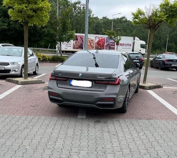 Napi parasztparkoló