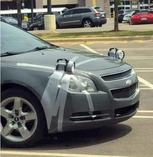 Azt mondta a szerelője, hogy 200.000 Ft lenne a ledfényszórók cseréje