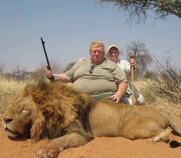 Előttem nem világos, hogy lelőtte, vagy agyonnyomta