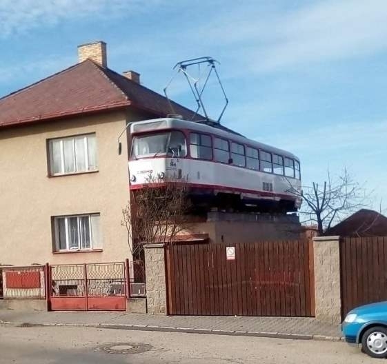 Amikor annyira szereted a villamosokat, hogy lakni is bennük szeretnél