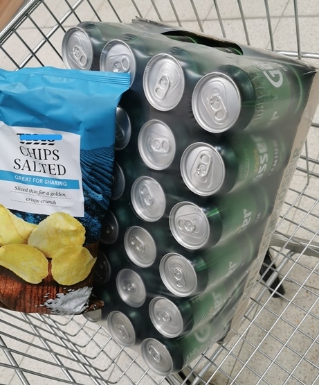 Leküldött a barátnőm, hogy vásárorljak be hétvégére!
