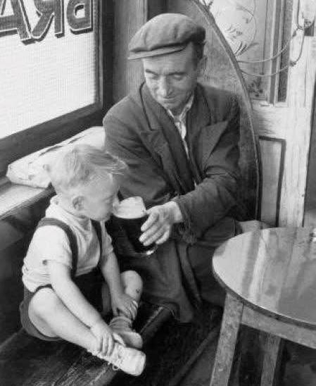 Muter elküldött a kocsmába, hogy vigyem haza fatert a vasárnapi vacsorára