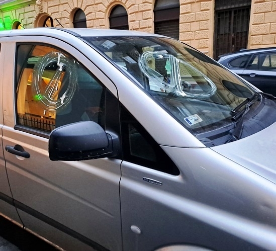 Budapest 7. kerület, Dob utca - Várakozni tilos