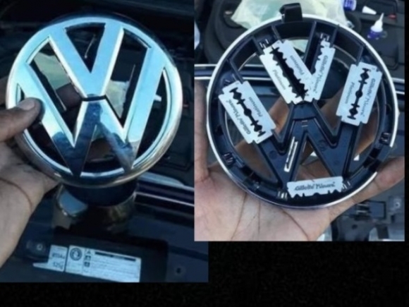 Emberünknek többször lelopták a VW jelvényt az autójáról