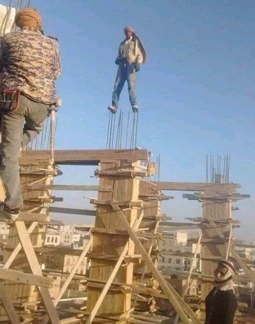 Abdul már a műszak elején nekiállt vagánykodni