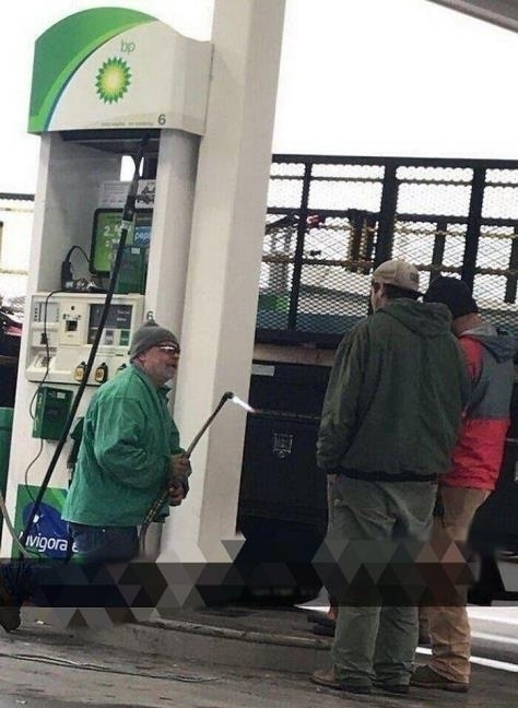 Nagyon figyeljetek, mert csak egyszer mutatom meg