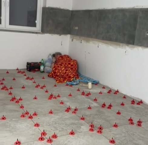 Amikor úgy belefeleledkezel a burkolásba, hogy