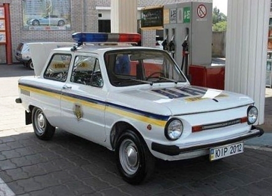 Rendőrségi elfogó jármű