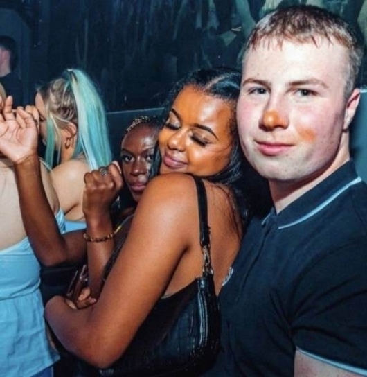 Iszonyat jó a buli 🙂