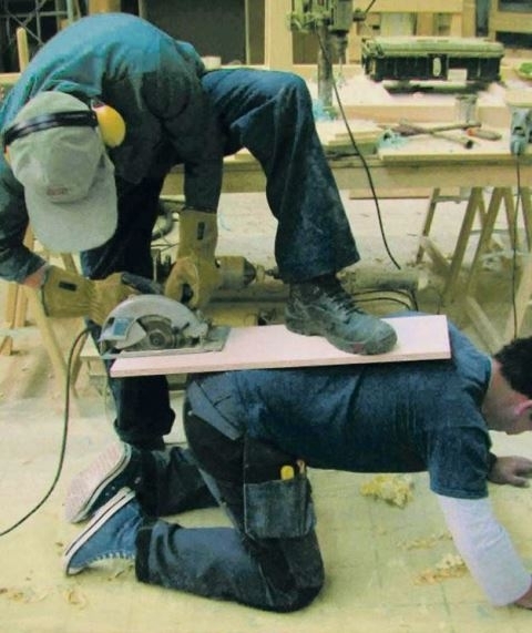 More, ebbű baj lesz!