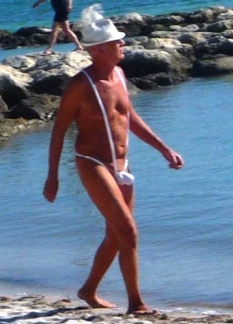 Így nyomta a strandon idén az öreg