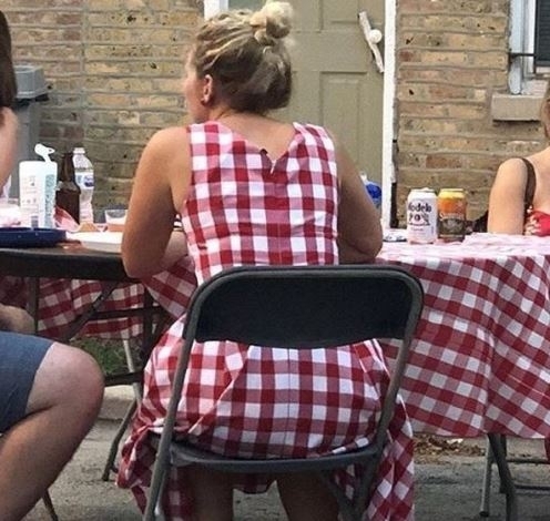 Gondolom, ha ezt tudja, akkor másik ruhát húz