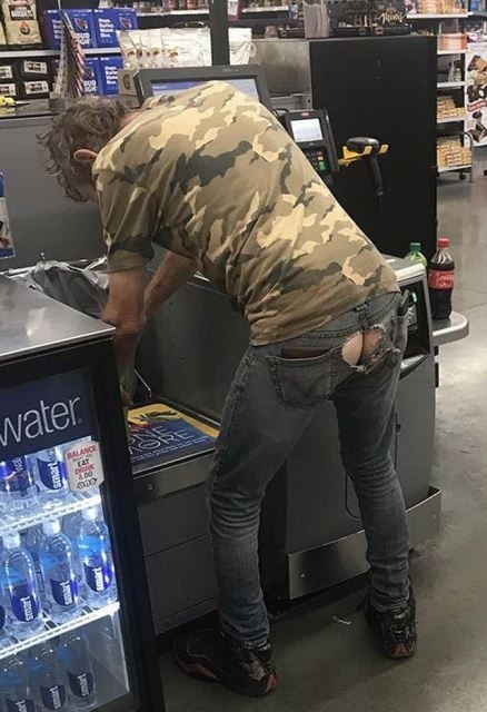 A férfi szakadt farmer kínálat többféle stílust is kínál