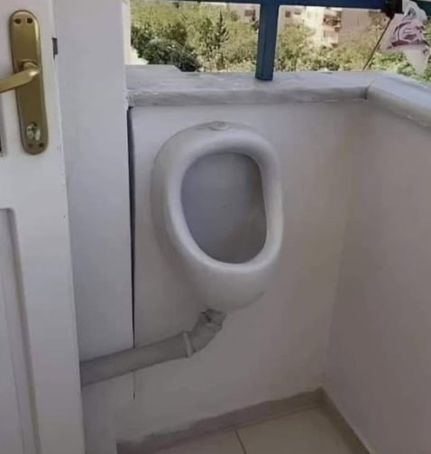 Állítólag a tulaj szeret nyáron az erkélyen sörözni