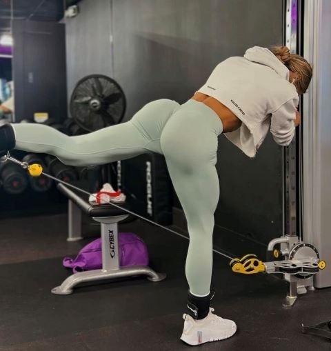 Ő már az edzőteremben nyomja