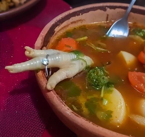 Ez lánykerésnek néz ki