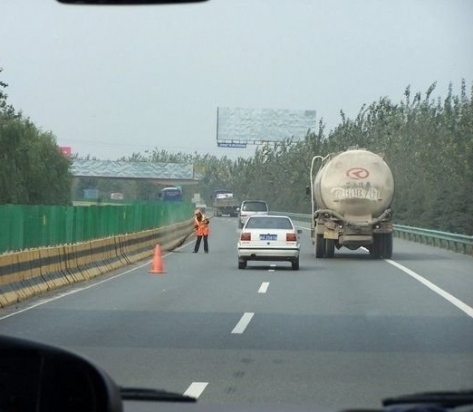 More, ebbű baj lesz!