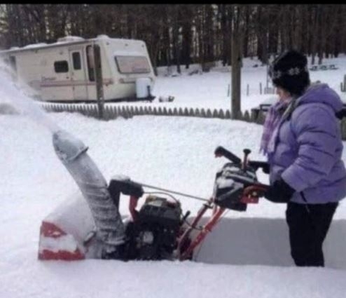 Egy f@sza kis házi hómaró gép