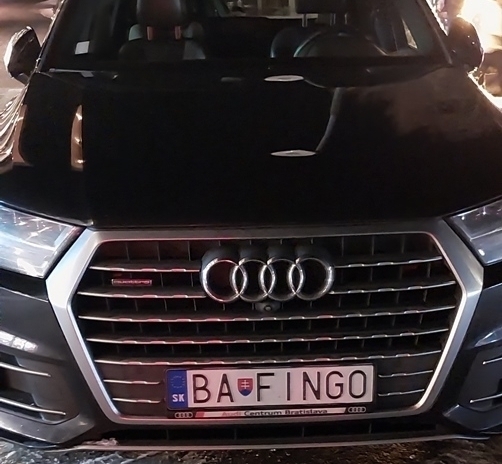 Egy magyarok számára vicces szlovák rendszám