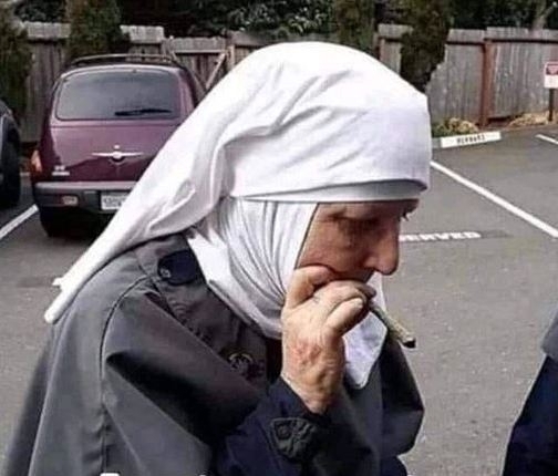 A hölgynek a hit már nem elég