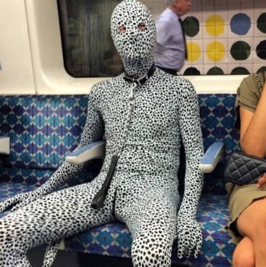 Eközben reggel a metrón