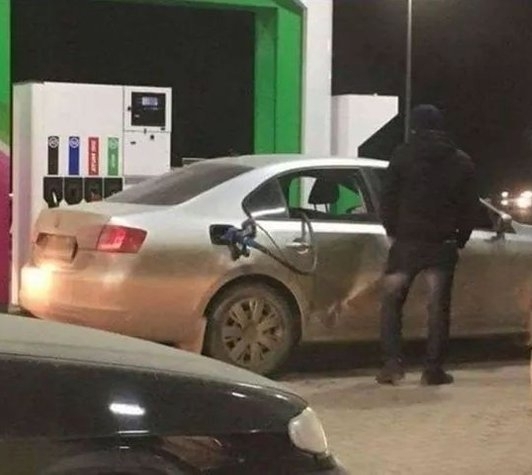 Akadt egy kis problémája a tankoláskor