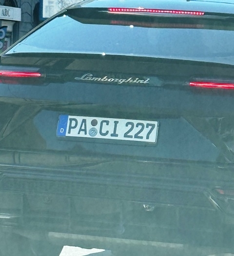 Nem tudja, hogy ez bika nem ló?